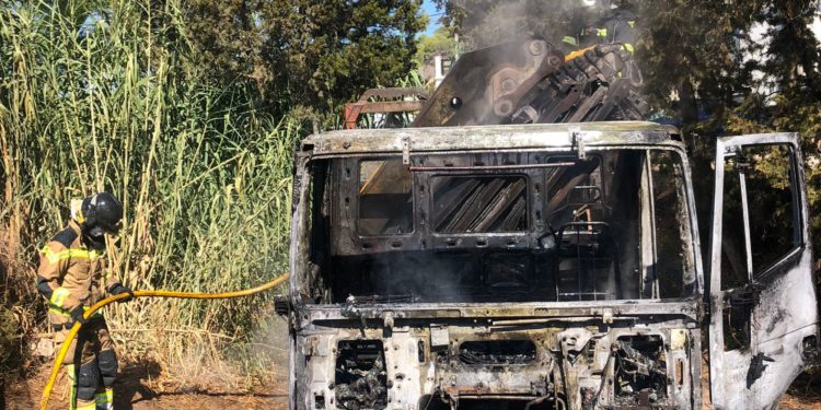 Así ha quedado el vehículo. Bomberos Ibiza.