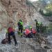 Momento en el que los bomberos y personal médico accedieron hasta el herido. Foto: Bomberos Parque Insular de Ibiza.