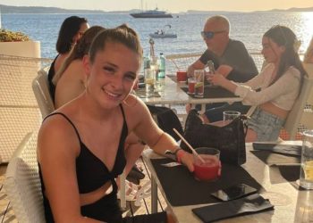 La futbolista Ella Toone en Ibiza en una imagen difundida por ella misma a través de Instagram.