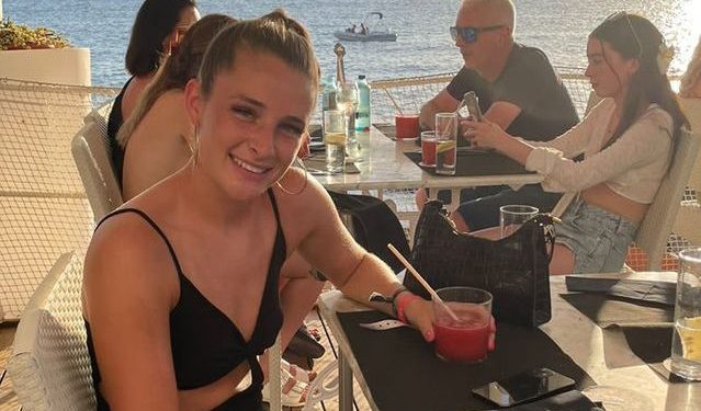 La futbolista Ella Toone en Ibiza en una imagen difundida por ella misma a través de Instagram.