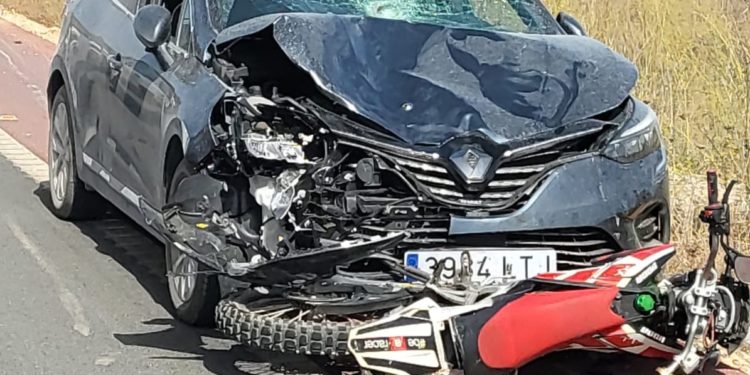 Restos del accidente mortal de un motorista en Formentera, en una imagen de RàdioIlla