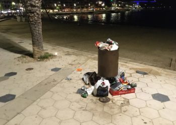 Papeleras en ses Figueretes. Foto: Noudiari.