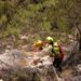 Rescate de un joven en Cala d'en Sardina. Imagen cedida por Bomberos Ibiza.