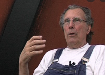 Bechold, en un fotograma del documental de Enrique Villalonga sobre su vida y obra.