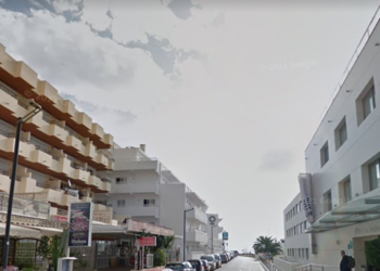Imagen de la calle Ramon Muntaner, en Ibiza, donde ha tenido lugar el fuego. Google Maps.
