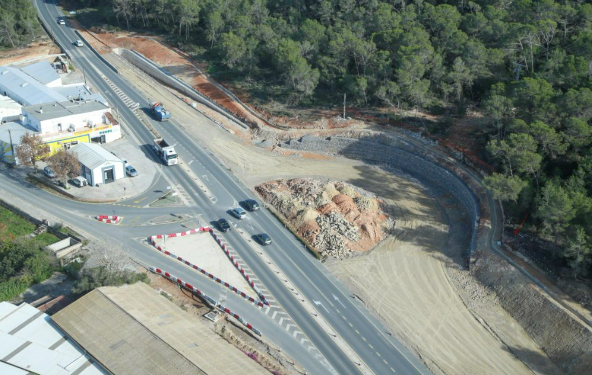 Imatge d'arxiu de les obres a la carretera d'Eivissa a Santa Eulària, l'any 2019. Foto: CIE.