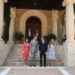 Los Reyes junto a Pedro Sánchez y su esposa, frente al Palau de Marivent. Foto Ministerio de la Presidencia. Gobierno de España