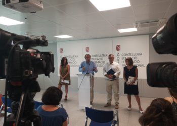 Presentació del nou curs educatiu, aquest dijous, amb el conseller Martí March al centre (el segon per l'esquerra). Foto: CAIB.