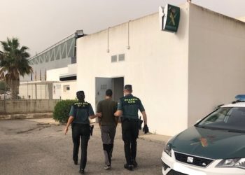 Imagen de la detención facilitada por la Guardia Civil