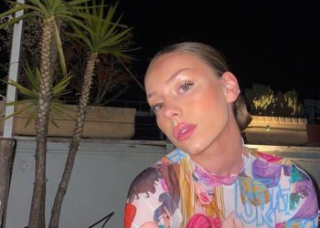 Imagen de la actriz publicada en su perfil de Instagram. Foto: @ester_exposito