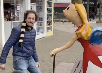 El cómico en su recorrido por "la Ibiza argentina"