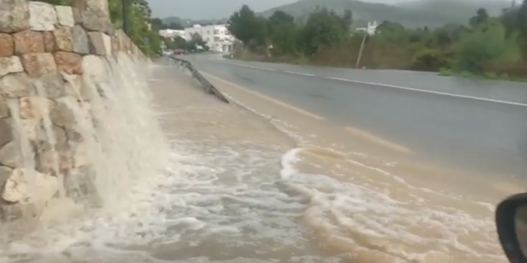 Imagen de uno de los vídeos de Vicente Marí que recogen la riada.