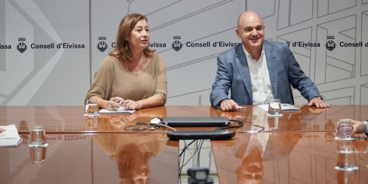 Francina Armengol y Vicent Marí, hoy en el Consell de Ibiza