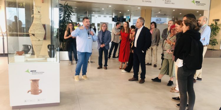 Imagen de la exposición este miércoles, en el día de su inauguración. Foto: Aena.