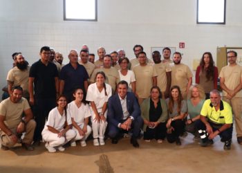 Pedro Sánchez, en la sede de la empresa Carob