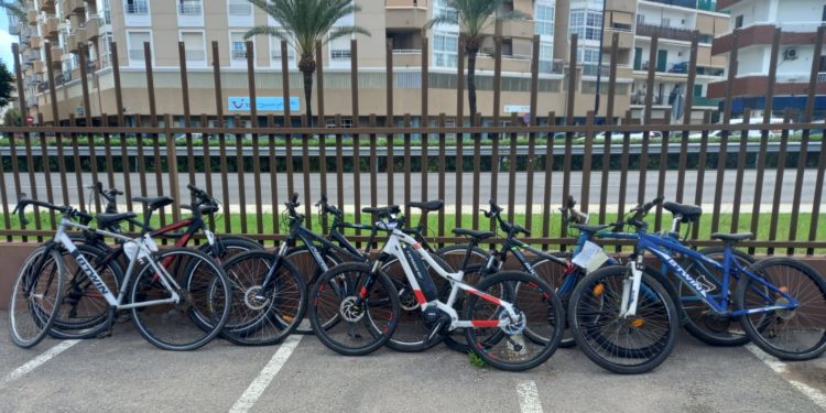 Imagen facilitada por la Policía Nacional de las bicicletas recuperadas.