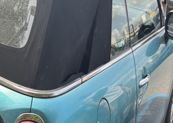 Imagen del coche robado en una foto proporcionada por la Policía Nacional de Ibiza.