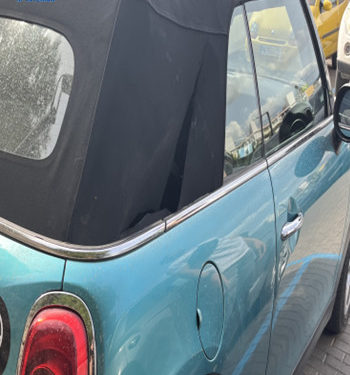 Imagen del coche robado en una foto proporcionada por la Policía Nacional de Ibiza.