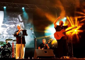 Aulaga Folk en una actuación.