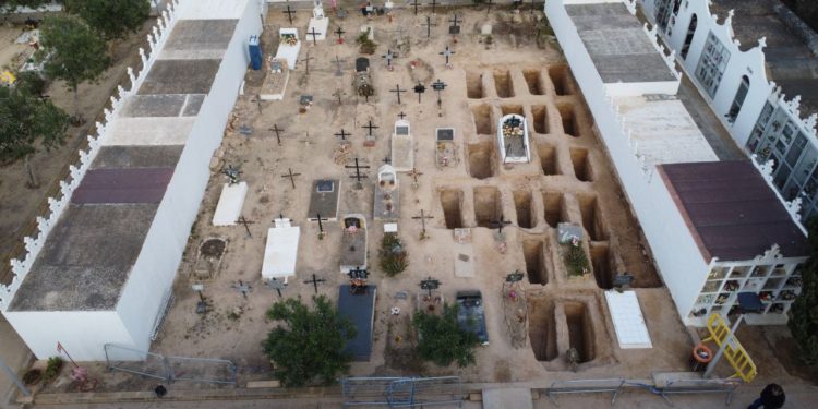 Cementero de Sant Francesc donde se han hecho excavaciones del Plan de fosas que han permitido recuperar e identificar a fallecidos en Es Campament.