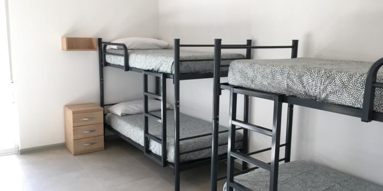 Imagen de una de las habitaciones del albergue de sa Joveria. Foto: Toni Escandell.