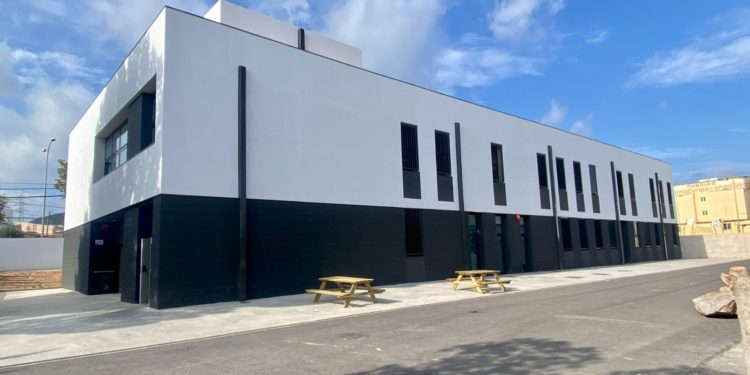 Aquesta ampliació consisteix en un nou edifici i quatre noves aules polivalents i ha suposat una inversió de gairebé 2,3 milions d’euros. Foto: CAIB.