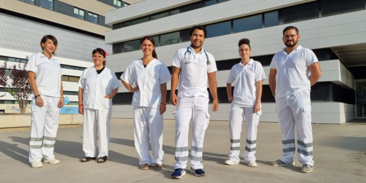 De izquierda a derecha: equipo de Santa Eulària: la enfermera Elena Moya Boix y Dra. Mª Florencia Rodríguez; equipo de Vila: la enfermera Andrea Penco Criado y Dr. Jorvi Aguilar Valero; equipo de Sant Antoni: la enfermera Julia Cruz Escobar y el Dr. David Lanunza González. Foto: cedida por el Área de Salud de Ibiza y Formentera.