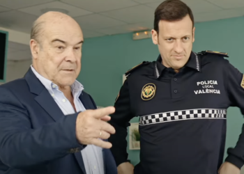 Antonio Resines y Edu Soto en un fotograma de la película