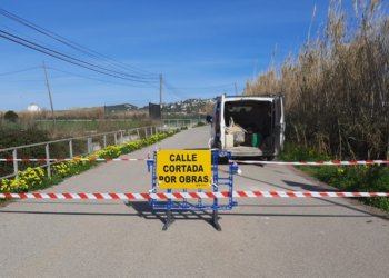Imagen de archivo de un tramo del camino de sa Llavanera cortado al tráfico por obras. Foto: Ayuntamiento de Santa Eulària.