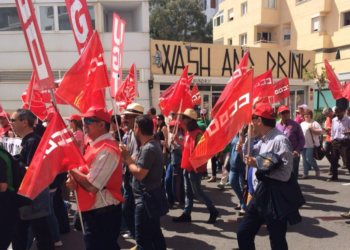 Imagen de archivo de una manifestación del 1 de Mayo en Eivissa, con banderas y carteles de UGT y de CCOO. Foto: Bea Roselló.