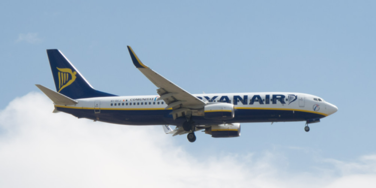 Un avión de Ryanair. Foto: Carlos Delgado (Wikipedia).