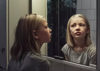 Campaña finlandesa para alertar del impacto que está teniendo el uso de redes sociales en la percepción de la propia imagen de las niñas.