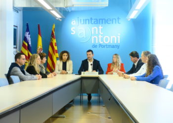 Comparencia de todo el equipo de gobierno para dar a conocer que Joan Torres ya no formará parte de él.