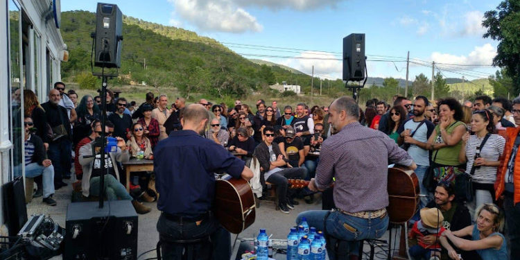 Imagen de archivo de un acto en Can Jordi de una edición anterior de Mal de Cap. Imagen cedida por el festival.