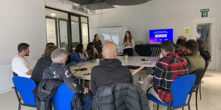 Imagen del encuentro en la Asociación Ocio de Ibiza y entidades medioambientales. Foto: cedida por IbizaPreservation.