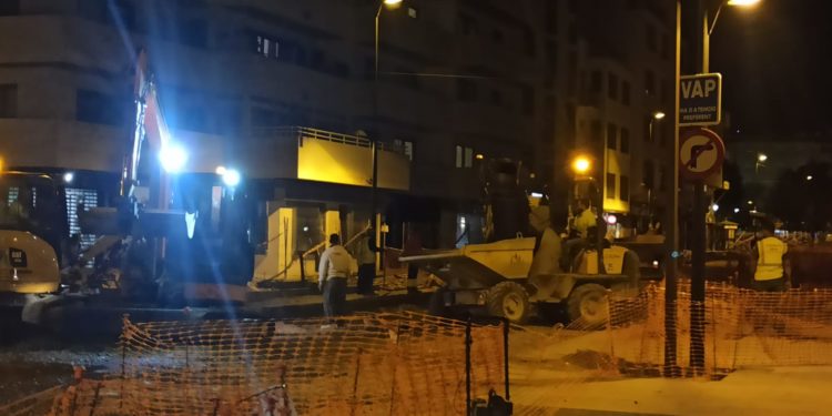 Obras en Isidor Macabich, anoche. Foto Noudiari