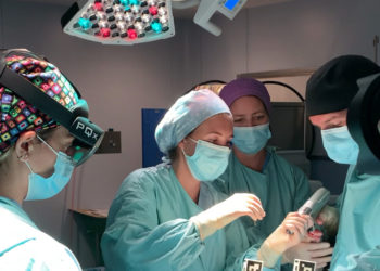 Una imagen de archivo de una intervención en la Policlínica.