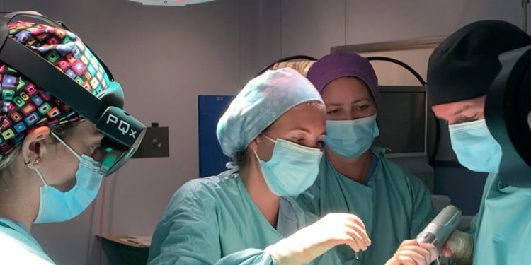 Una imagen de archivo de una intervención en la Policlínica.
