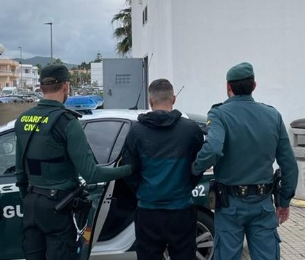 El detenido por robos en Sant Antoni. Imagen Guardia Civil