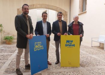 Presentación de  ‘Mou la llengua’, la campaña en favor del catalán