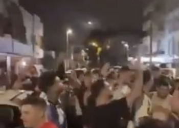 Aficionados argentinos festejando en Ibiza la victoria de su selección. Vídeo de Marysol GFdez