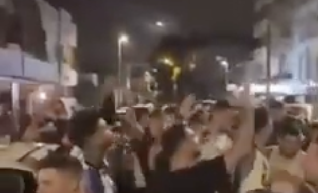 Aficionados argentinos festejando en Ibiza la victoria de su selección. Vídeo de Marysol GFdez