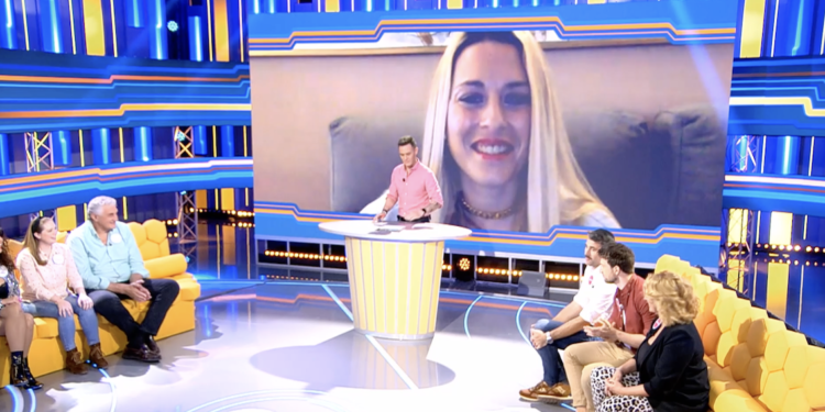 Romina durante su intervención, desde casa, en el programa