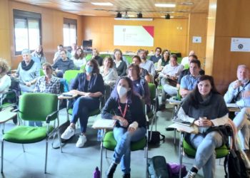 Asistentes a uno de los cursos que imparte el Área de Salud.