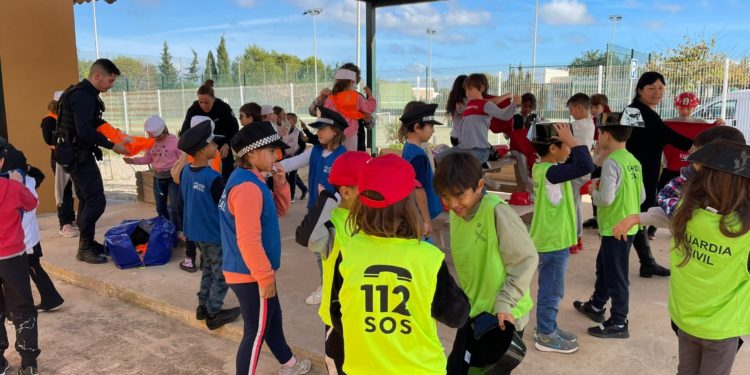 Classe realitzada aquesta setmana amb els alumnes de segon de primària del CEIP Mestre Lluís Andreu. Foto: Consell de Formentera.