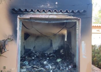 Garaje incendiado en es Canar. Foto: Bomberos Ibiza.