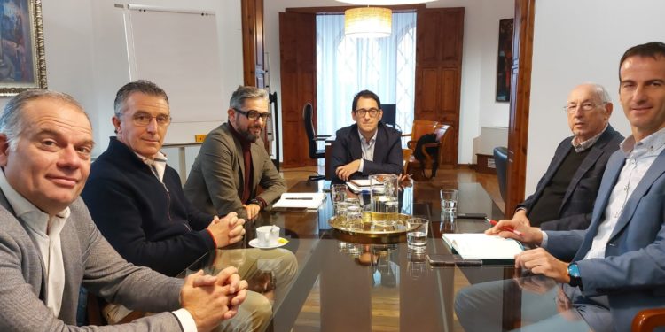 Imatge de la reunió d'aquesta setmana entre el Govern i les pimes de les Illes. Foto: CAIB.