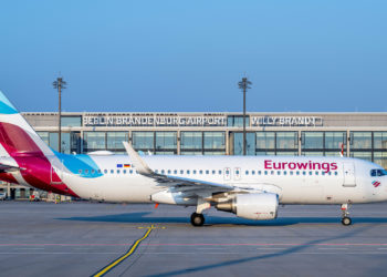 Un avión de Eurowings en el aeropuerto Berlinés de Brandenburg