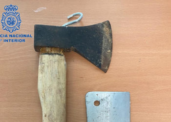 Hachas usadas por el detenido. Policía Nacional de Ibiza