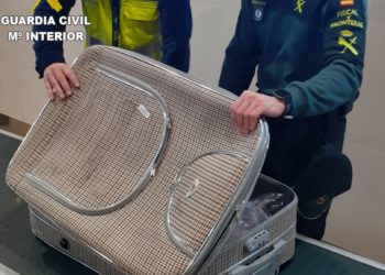 Imagen de la maleta facilitada por la Guardia Civil.